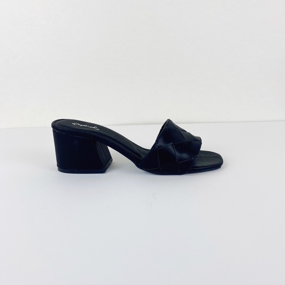 NIB Qupid Black Mule Heel